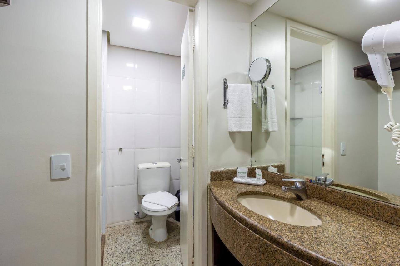 Quarto Executivo com 2 Camas de Casal